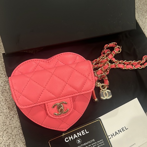 Chanel heart belt bag - Picture 3 of 5
